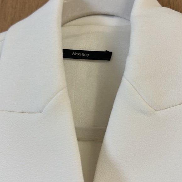 Parker Strong-Shoulder Double-Breasted Crop Blazer - Picture 6 of 7